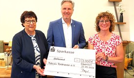 Sonja Kellner 1. Vorsitzende , Präsident Tobias Bayer, Juliane Schießl-Götz – Schatzmeisterin 